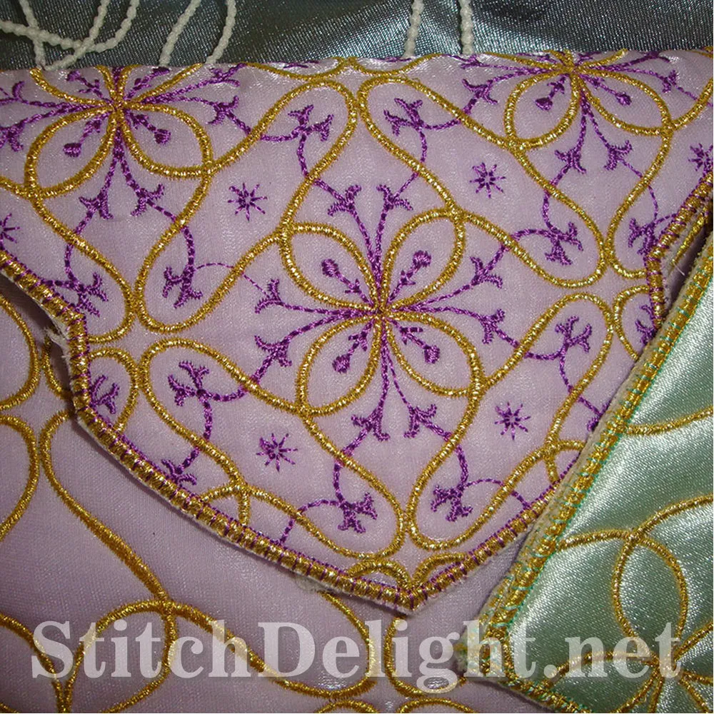 AE004 Goldwork Purses with Trim Edge