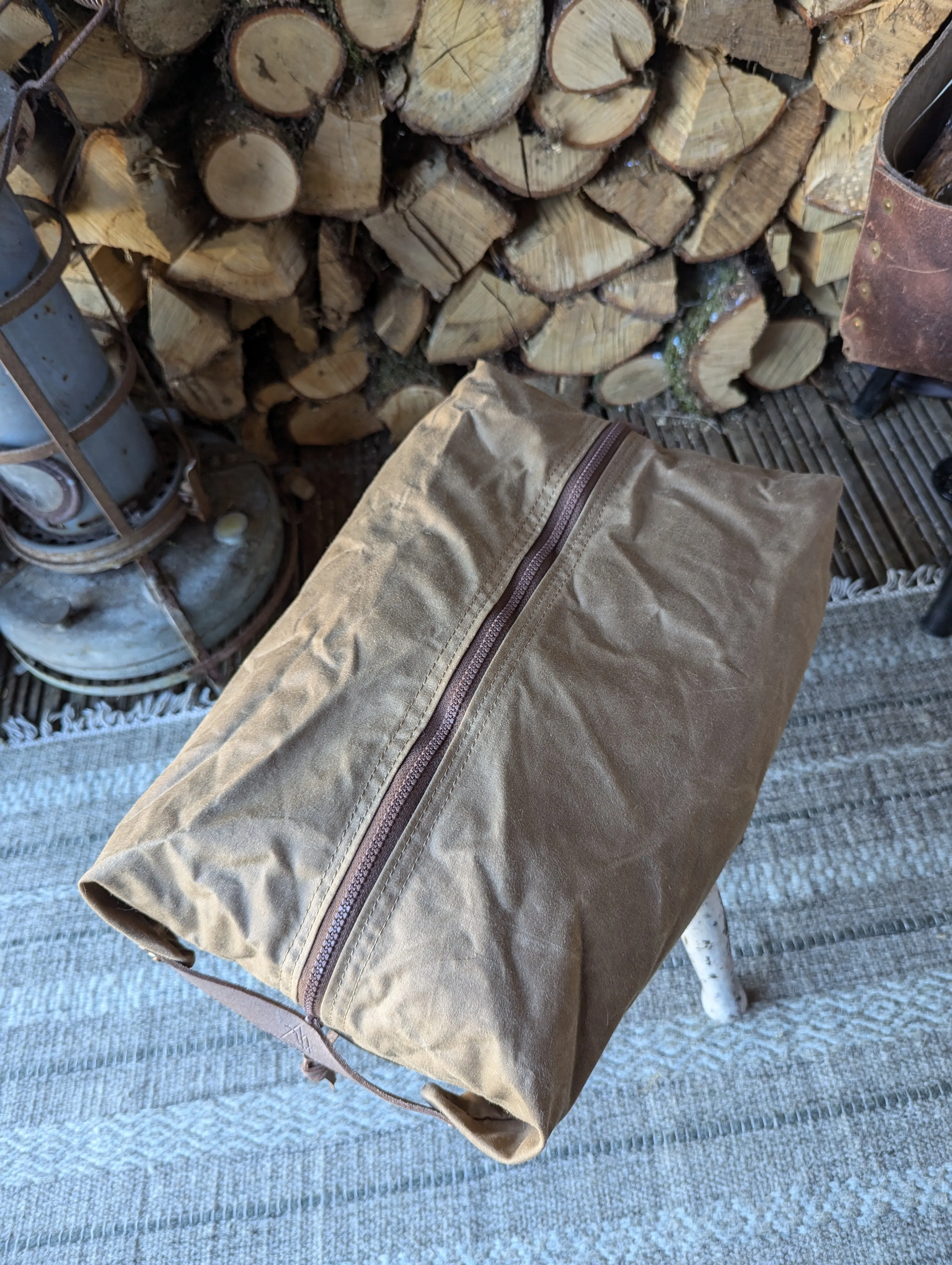 Dopp bag, double-lined waxed canvas with leather handles