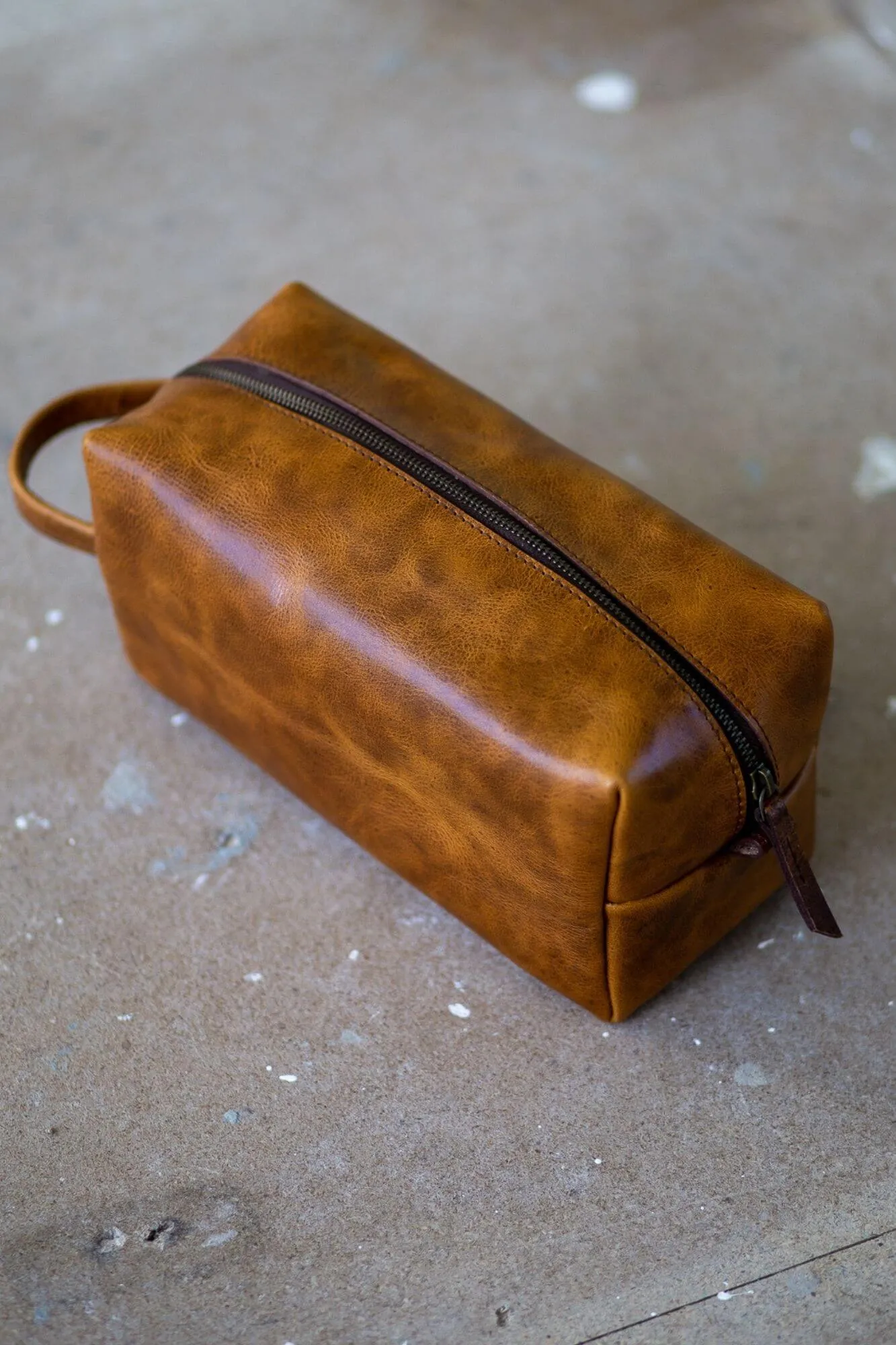 Light Crunchy Tan Toiletry Bag