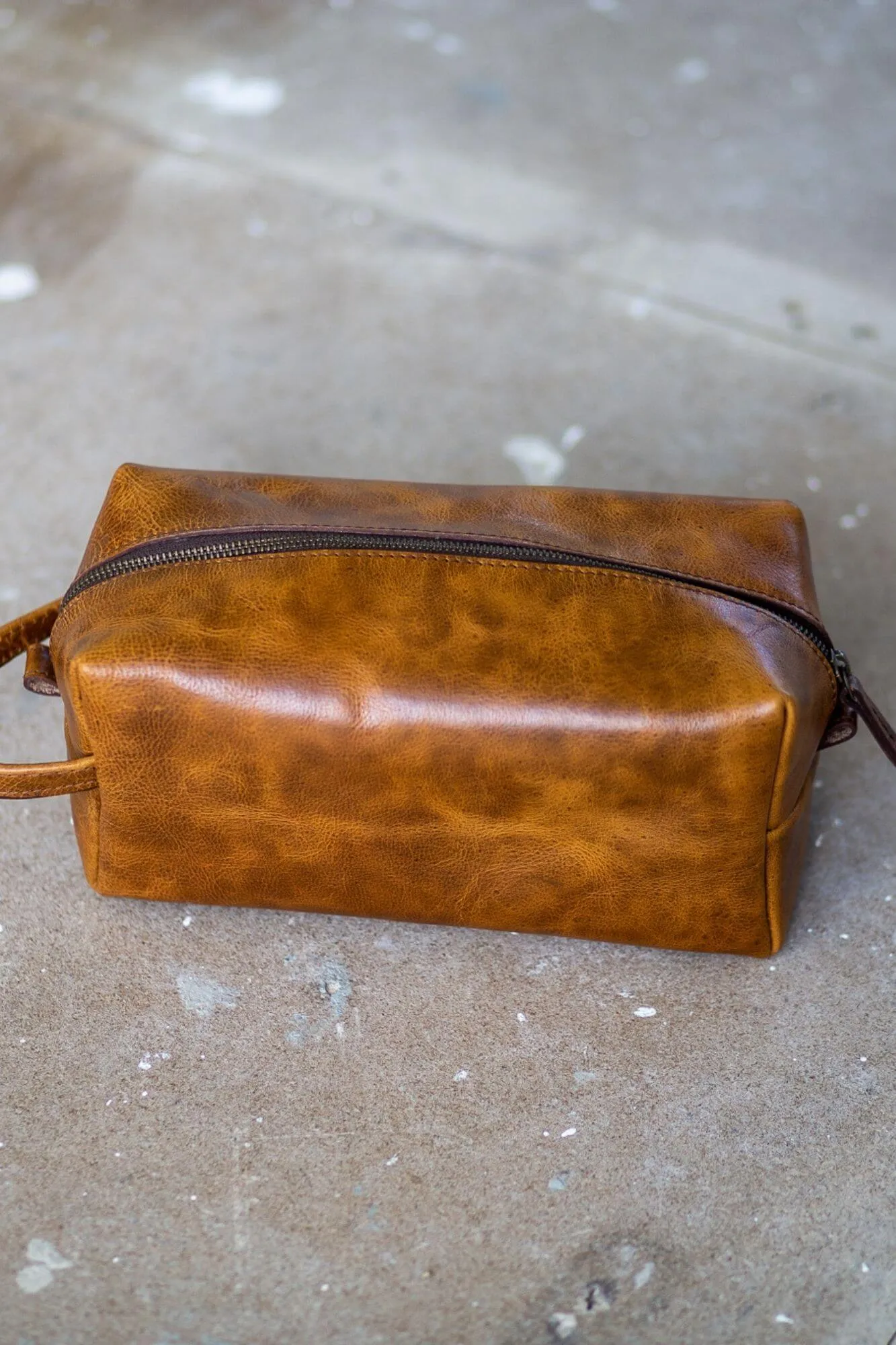 Light Crunchy Tan Toiletry Bag