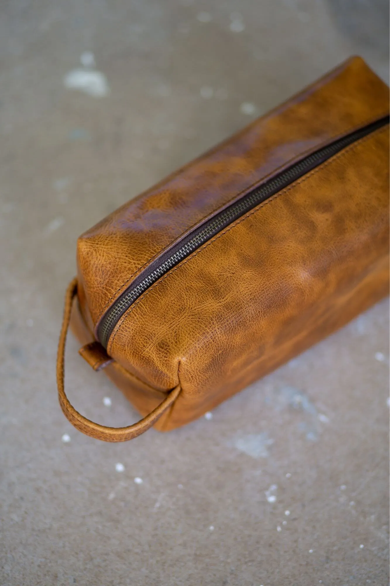 Light Crunchy Tan Toiletry Bag