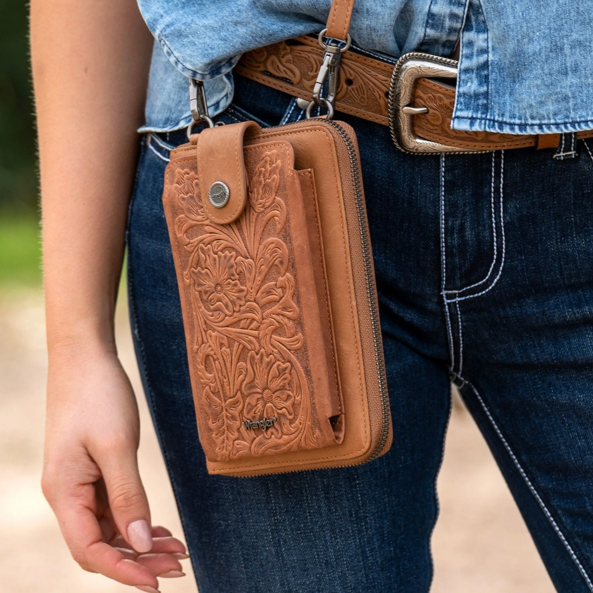 Wrangler Tayla Phone Bag